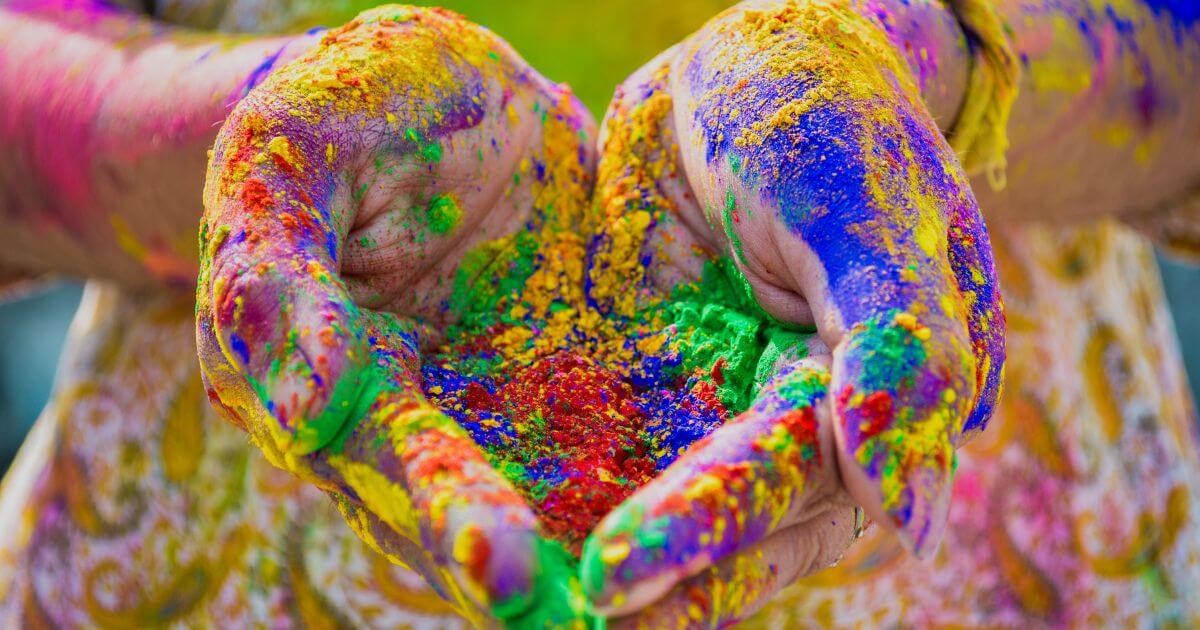 Beware! Holi Colors Can Damage Your Skin